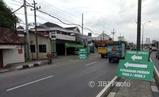 Jalan Solo-Boyolali Kerap Macet karena Proyek Pengecoran, Kendaraan Diarahkan ke Kertonatan