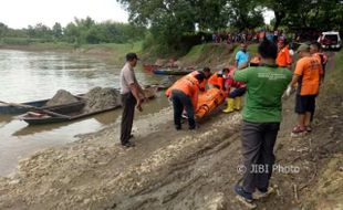 ORANG TENGGELAM SRAGEN : Mayat Pria Tanon Ditemukan Membusuk di Bengawan Solo