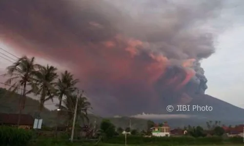 Gunung Agung Bali Meletus, PVMBG Tetapkan Status Baru untuk Peringatan Penerbangan