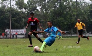 KEJURNAS FOSSBI : Tim Sepak Bola Solo Terhenti di Semifinal