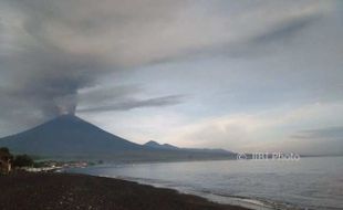 Awas Hoaks, Cek Perkembangan Gunung Agung Bali di Akun Ini