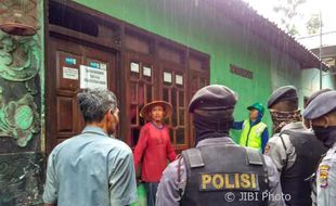 Rumah Dibongkar Paksa Warga Korban Bandara Tetap Bertahan