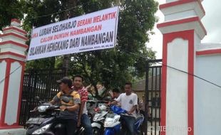 Seleksi Dukuh Janggal, Warga Geruduk Balai Desa