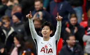 Melihat Lagi Gol Spektakuler Son Heung Min yang Memenangkan Puskas Award 2020