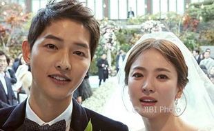 Romantis, Song Hye Kyo Pasang Foto Suami