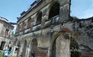 WISATA NGAWI : Keunikan Ini Bikin Benteng Pendem Diburu Pehobi Selfie dan Fotografi