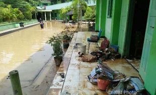 BANJIR PACITAN : KBM di MAN Pacitan Diliburkan karena Sekolah Terdampak Banjir Bandang