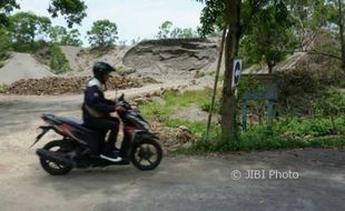 Penambangan Gumuk Pasir Parangtritis Dulu Malam Hari, Kini Terang-terangan