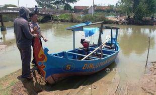 KECELAKAAN AIR : Perahu Wisata Terbalik di Demak, Nenek-Nenek dan Bocah Balita Tewas