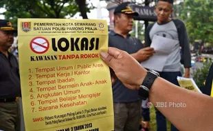 FOTO RAZIA SEMARANG : Aturan Merokok Ditegakkan di Semarang