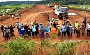 FOTO TOL JATENG : Proyek Tol Salatiga-Kartasura Diprotes