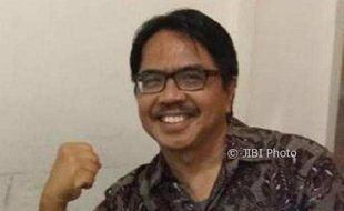 Dituding Penyuka Sejenis, Ade Armando: LGBT Bukan Aib