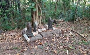 ASAL USUL : Cerita Makam Tua di Puncak Bukit Tingkir Sragen