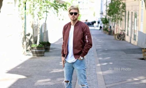 TIPS FASHION : Men, 4 Model Jaket Ini Bikin Penampilan Kece di Musim Hujan