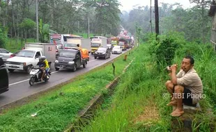 LALU LINTAS BOYOLALI : Jelang Tahun Baru 2018, Ampel Padat Merayap!