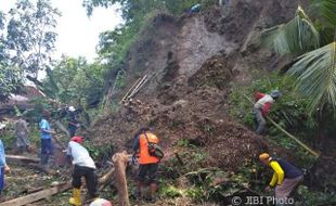 BENCANA WONOGIRI : 3 Rumah Rusak, 3 Pohon Tumbang