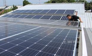 Layak Ditiru! Toko Pakaian Klaten Ini Pangkas Pajak Listrik Lewat Panel Surya