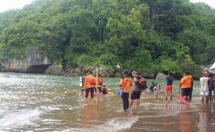 SAR Tebar Jaring dan Pancing Cari Wisatawan Tenggelam