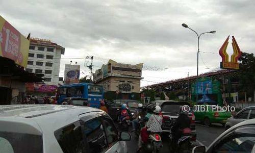 Pemkot Jogja Menolak Trotoar Pasar Kembang Dikurung Pagar