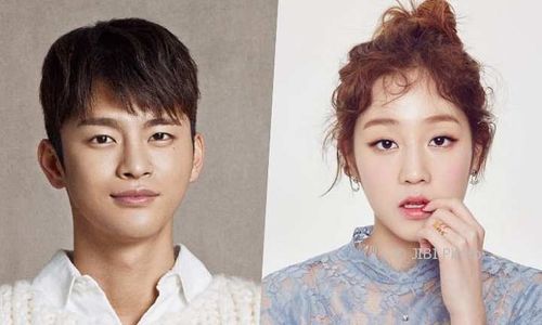 K-POP : Seo In Guk dan Park Bo Ram Pacaran