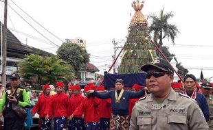 GREBEG MULUD : Gunungan Besar Diarak ke Kepatihan, Ini Hanya 8 Tahun Sekali