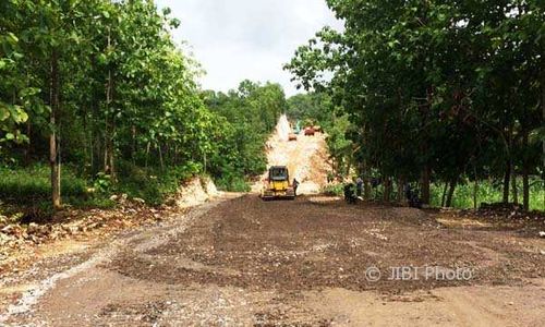 WISATA GUNUNGKIDUL : Tahun Baru, Jalan ke Pantai Ngrenehan Sudah Mulus