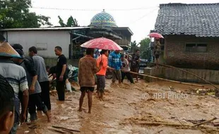 KEBERSIHAN SEMARANG : Dari Facebook, Warganet Gotong Royong Enyahkan Sampah dari Sungai