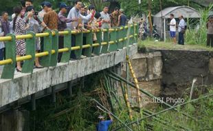 15 Jembatan di Bantul Rusak akibat Badai Cempaka, Berapa Anggaran untuk Perbaikan?