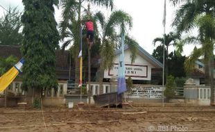 BENCANA PACITAN : 700 Keluarga di Pacitan Masih Mengungsi