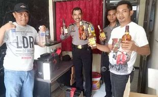 MINUMAN KERAS DEMAK : Dijual via Facebook, Miras untuk Tahun Baruan Dirampas Polisi