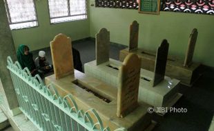 3 Makam Ulama Keturunan Habib Ali di Masjid Riyadh Solo