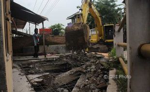 INFRASTRUKTUR KLATEN : Langgar Aturan dan Sebabkan Banjir, Bangunan di Atas Avur Balong Dibongkar