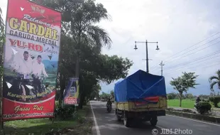 PILGUB JATENG 2018: Tim Sukses Diminta Lepas APK di Zona Terlarang di Solo