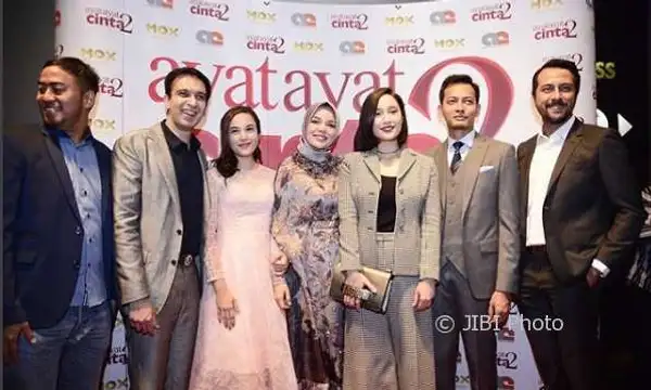 Bogbon uni eri uxlab yotganida sikdi.