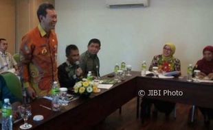 KORUPSI JATENG : KPK Jadikan Bupati Kebumen Tersangka Penerima Gratifikasi