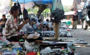 PASAR TRADISIONAL SEMARANG : Sosialisasi Pembagian Lapak Pasar Klithikan Penggaron Buntu