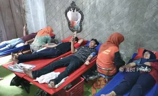 OI Sragen Minta Bupati Yuni Datangkan Iwan Fals