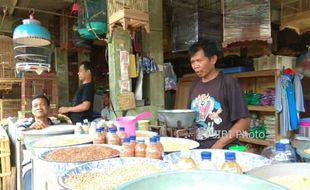 Pedagang Pasar Gawok Menolak Direlokasi