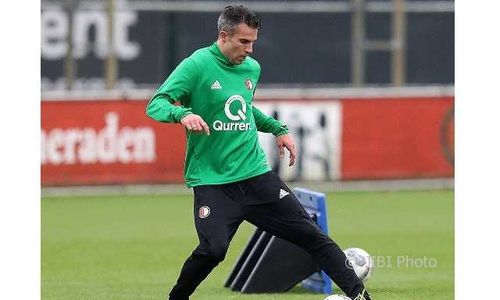 Van Persie Nostalgia dengan Nomor Punggung 32 di Feyenoord