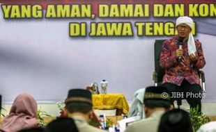 FOTO PILKADA 2018 : Doa Bersama Jateng Dipimpin Aa Gym