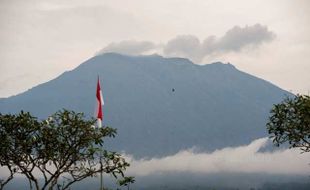 Erupsi Gunung Agung Mereda, Ini Dampaknya untuk Jatim