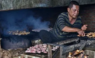 FOTO INFO BELANJA : Harga Ikan Manyung Asap Melonjak