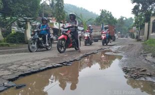 Jalan Rusak di Melikan Klaten Picu Kecelakaan Lalu Lintas