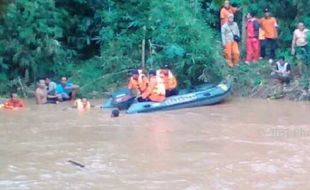 WARGA TENGGELAM JEPARA : Hilang di Kedung Mbah Raden, Bocah Tewas