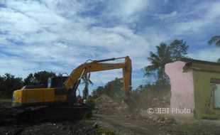 Land Clearing NYIA Ricuh, Warga Adang Aparat