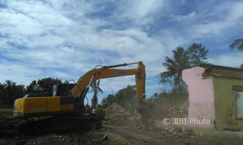 Land Clearing NYIA Ricuh, Warga Adang Aparat