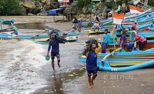 Gelombang Pantai Selatan dalam Kondisi Seperti Ini