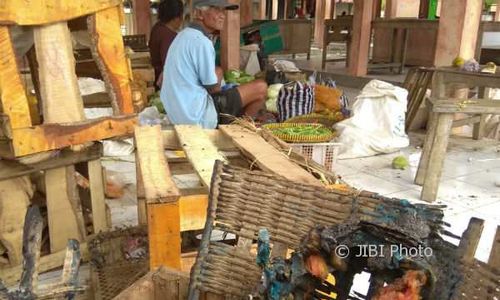 KEBAKARAN KULONPROGO : Aneh, Dagangan Berupa Sayur Mayur di Pasar Cikli Terbakar Dini Hari!