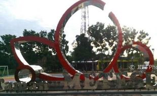 INFRASTRUKTUR SEMARANG : Belum Genap Sebulan Dibuka, Taman Meteseh Rusak