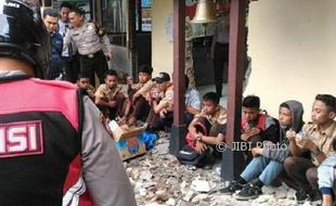 KENAKALAN REMAJA : Tawuran di Salatiga, Pelajar Boyolali Dicokok Polisi